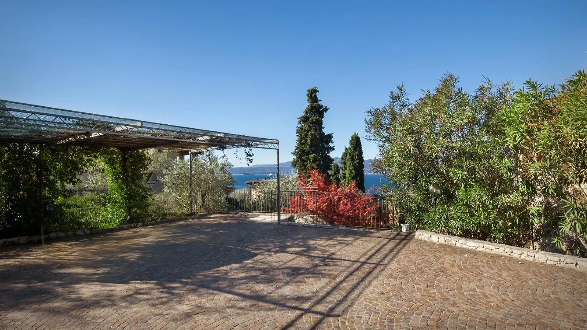 Villa Loncrino - Fine Living Torri Del Benaco Italy